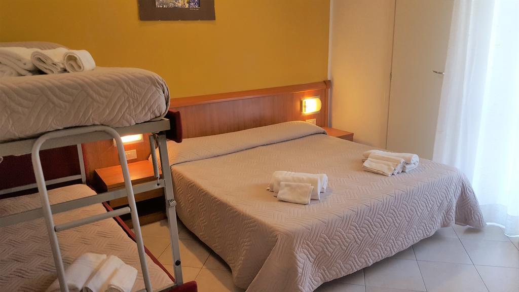 Hotel Bengasi Rimini Kültér fotó