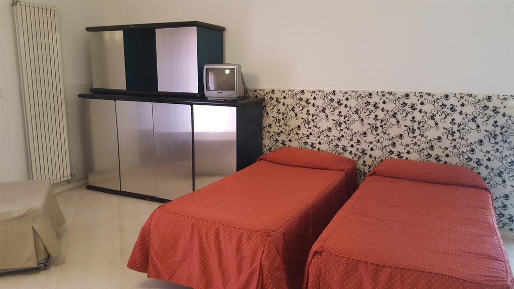 Hotel Bengasi Rimini Kültér fotó
