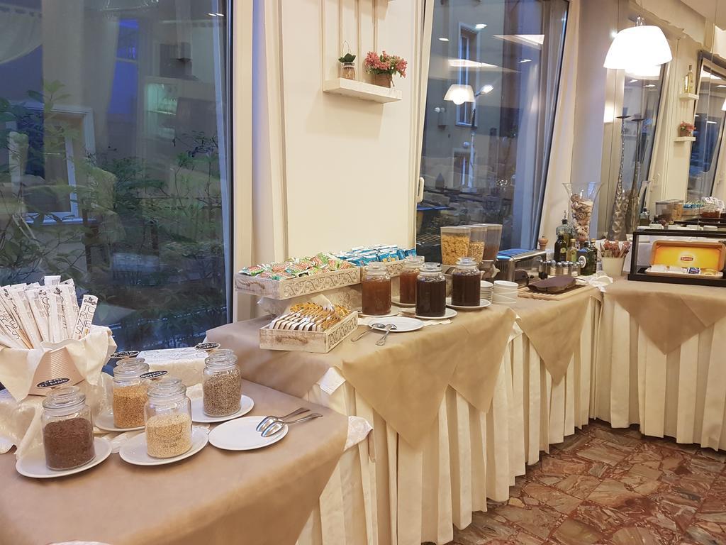 Hotel Bengasi Rimini Kültér fotó